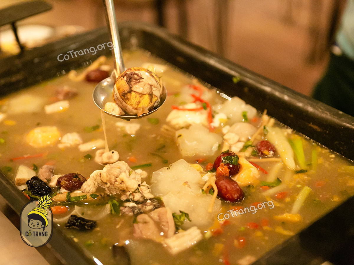 Không gian và món ăn tại Nhà hàng Cá Lửa Đà Nẵng